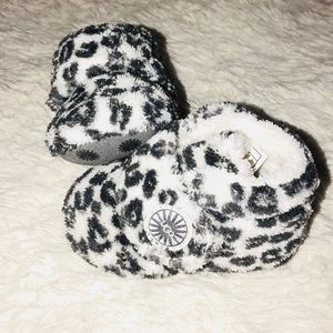 Cheetah Print UGG Booties (0/1)